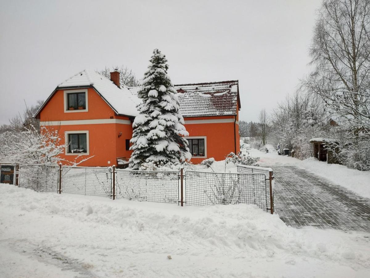 Apartman V Podkrovi Lägenhet Dobruška Exteriör bild